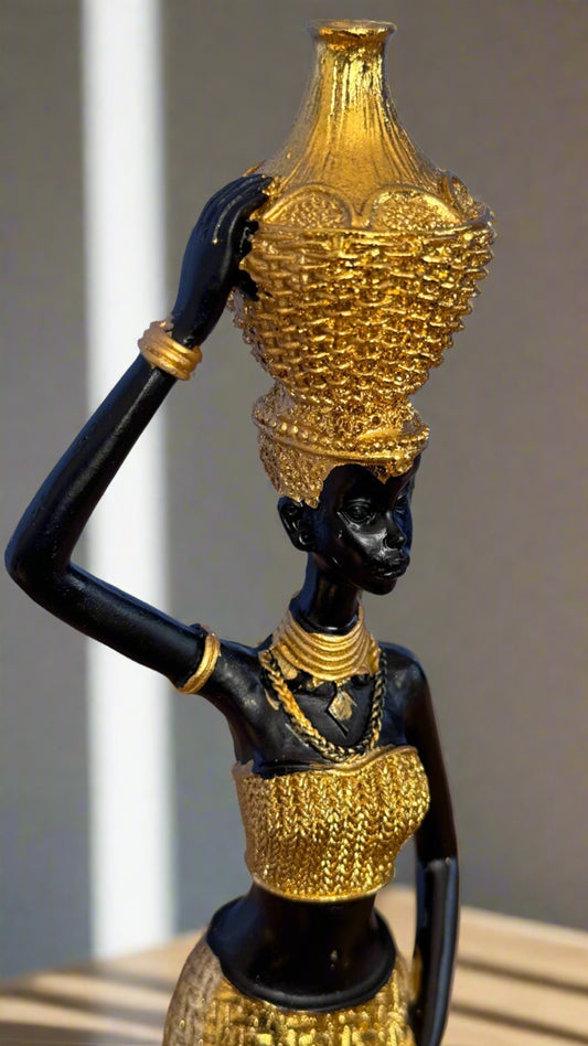 Женская статуэтка - декор для дома