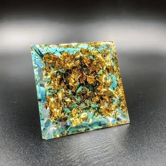 Pyramid - Turquoise Tree