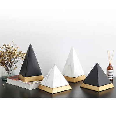 Decorative pyramid