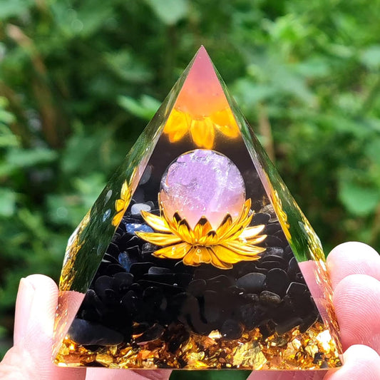 Pyramid - with lapis lazuli