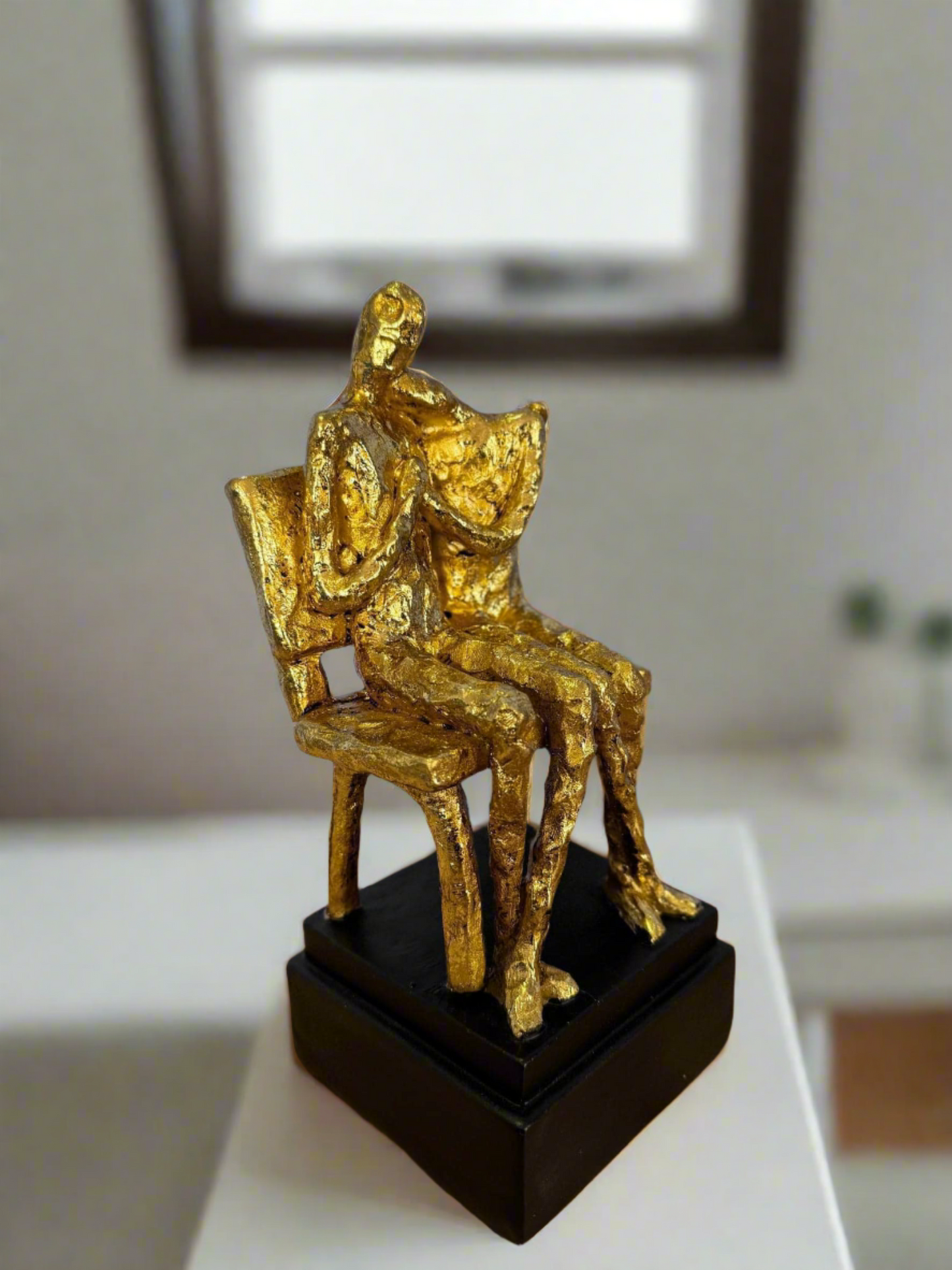 Statuette of a couple in love