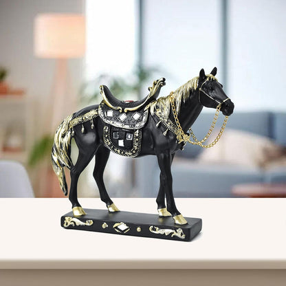 შავი დეკორატიული ცხენი