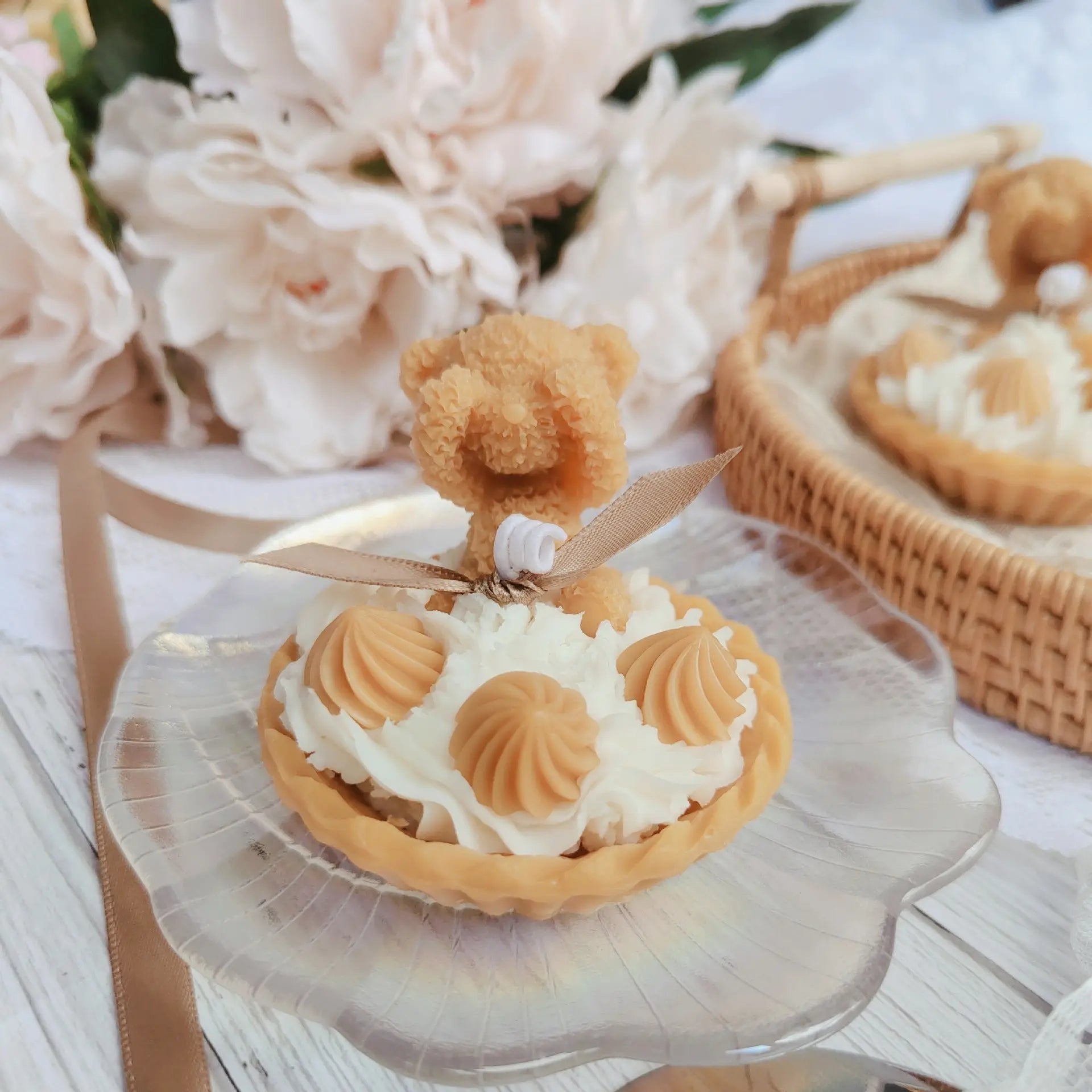 დეკორატიული სანთელი - საჩუქრები ქალისთვის