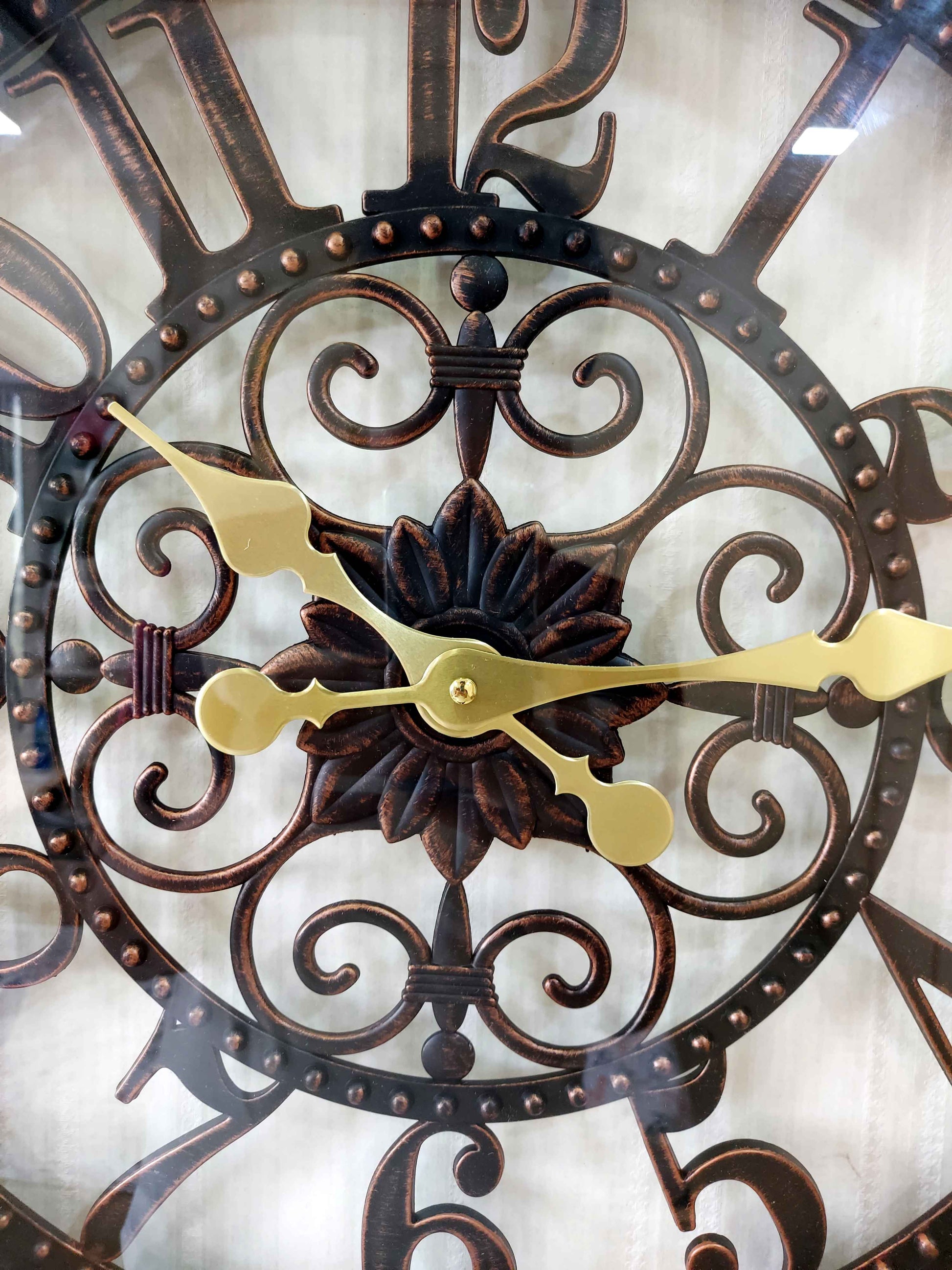 სახლის საათი - კედლის საათი